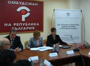 Мая Манолова иска корекции в процеса на лимитирането и районирането на здравни услуги