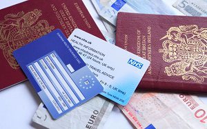 Европейска здравноосигурителна карта – какво представлява и можем ли да я ползваме вместо туристическа застраховка?