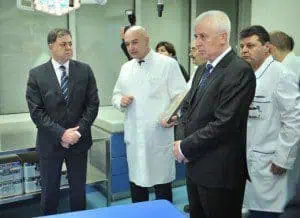 Полк. проф. Венцислав Мутафчийски: Във ВМА оперираме безкръвно