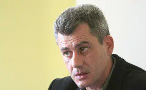 Проф. С. Миланов: Не пътувайте в чужбина без платени здравни вноски