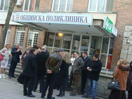 Нерви и върнати пациенти при лекарските протести: "Щом и на тях им е криво, обикновеният човек трябва да умира"