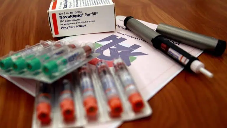 Хиляди болни чакат с месеци за полагащи им се лекарства Хиляди болни чакат с месеци за полагащи им се лекарства