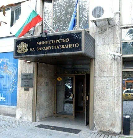 Болниците вече няма да искат доплащане от майките, за да бъдат при децата си