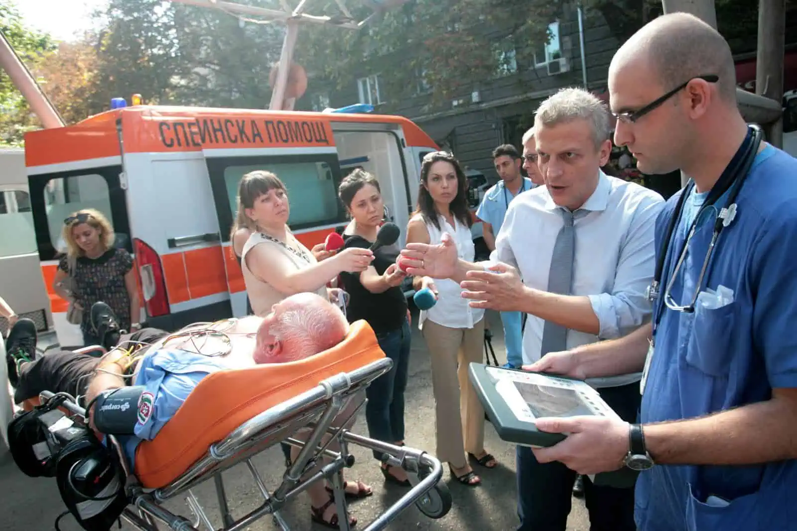 Политика Икономика Светът Спорт Култура Калейдоскоп Технологии Мнения НАЙ-НОВИ Previous Next Ето кои четирима искат да оглавят БСП Запорират имоти, коли и картини на Цветан Василев за 1,5 млрд. лева Уволниха главния секретар на Външно. Той е карал върху зелените площи Радан Кънев: Атаката на ПГ на ГЕРБ може да е заради "Булгартабак" Премиерът: Капитанът в Брюксел, бунт на кораба (ВИДЕО) Ленин си тръгна (ВИДЕО) "Москов да плати на болниците или да върне осигуровките на хората" Война: ГЕРБ поиска уволнение на всички хора на Радан Кънев и ДСБ Премиерът: Капитанът в Брюксел, бунт на кораба (ВИДЕО) "Проблемът са обвиненията от Турция за контрабанда" Радан Кънев: Не си правехме гаргара с Пеевски за "Булгартабак" и контрабандата Кунева: Унизена? Не съм упълномощавала г-н Кънев Избор на редактора Кое е най-доброто училище в София? Колко често се мият улиците? Какъв е въздухът? СЛЕДВАЙ КЛУБ Z София, BG 5°22:12 EET Ясно Get this widget Влез в клуб Z Защо да се регистрирате? Получавате списание Клуб Z в pdf Оценявате политическата ориентация на авторите Гласувате в анкети по горещи теми РЕГИСТРИРАЙ СЕ Анкета Ще се промени ли нещо в Европа след случаите на сексуално насилие в Германия през новогодишната нощ? Германците ще спрат да канят мигранти Нищо няма да се промени, ще го замажат Ще получат тласък крайнодесните и националистически формации Това предизвикателство ще сплоти държавите членки на Евросъюза и политиката му ще стане по-адекватна Най-после ще се затегне контролът на външните граници на ЕС и ще спре приливът на мигранти към Европа Не ме интересува Виж резултатите Чувство за хумор, моля! Какво пие Серина Уилямс, че Шарапова не може да я бие? Реформата в спешната помощ започва... с 3 млн. лв. за европроект Политика Икономика Светът Спорт Култура Калейдоскоп Технологии Мнения НАЙ-НОВИ Previous Next Ето кои четирима искат да оглавят БСП Запорират имоти, коли и картини на Цветан Василев за 1,5 млрд. лева Уволниха главния секретар на Външно. Той е карал върху зелените площи Радан Кънев: Атаката на ПГ на ГЕРБ може да е заради "Булгартабак" Премиерът: Капитанът в Брюксел, бунт на кораба (ВИДЕО) Ленин си тръгна (ВИДЕО) "Москов да плати на болниците или да върне осигуровките на хората" Война: ГЕРБ поиска уволнение на всички хора на Радан Кънев и ДСБ Премиерът: Капитанът в Брюксел, бунт на кораба (ВИДЕО) "Проблемът са обвиненията от Турция за контрабанда" Радан Кънев: Не си правехме гаргара с Пеевски за "Булгартабак" и контрабандата Кунева: Унизена? Не съм упълномощавала г-н Кънев Избор на редактора Кое е най-доброто училище в София? Колко често се мият улиците? Какъв е въздухът? СЛЕДВАЙ КЛУБ Z София, BG 5°22:12 EET Ясно Get this widget Влез в клуб Z Защо да се регистрирате? Получавате списание Клуб Z в pdf Оценявате политическата ориентация на авторите Гласувате в анкети по горещи теми РЕГИСТРИРАЙ СЕ Анкета Ще се промени ли нещо в Европа след случаите на сексуално насилие в Германия през новогодишната нощ? Германците ще спрат да канят мигранти Нищо няма да се промени, ще го замажат Ще получат тласък крайнодесните и националистически формации Това предизвикателство ще сплоти държавите членки на Евросъюза и политиката му ще стане по-адекватна Най-после ще се затегне контролът на външните граници на ЕС и ще спре приливът на мигранти към Европа Не ме интересува Виж резултатите Чувство за хумор, моля! Какво пие Серина Уилямс, че Шарапова не може да я бие? Реформата в спешната помощ започва... с 3 млн. лв. за европроект