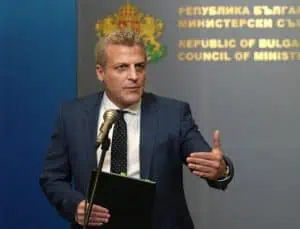 Лекарският съюз се обърна към съда заради Москов и НЗОК