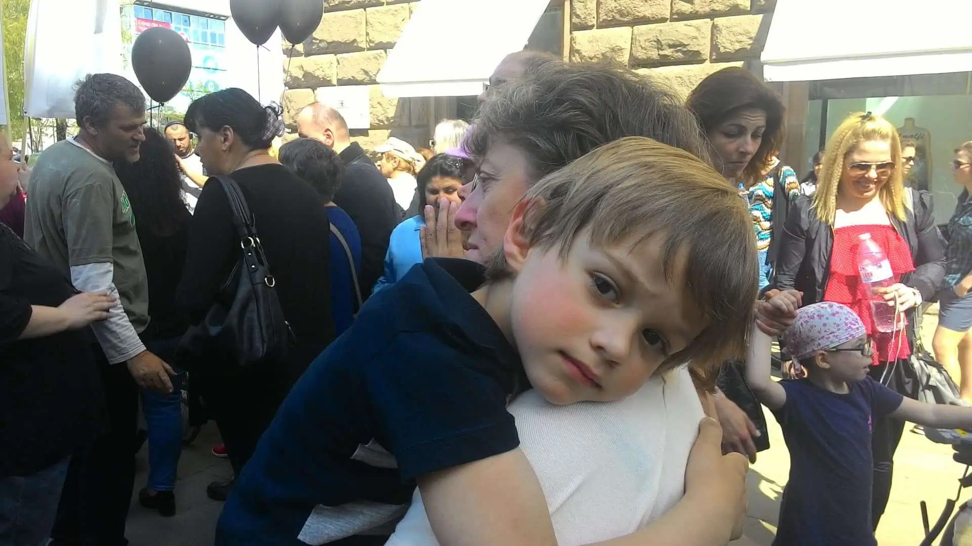 Протест на родители на деца с увреждания в Бургас Протест на родители на деца с увреждания в Бургас