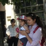 Протест пред МЗ срещу случващото се във Фонда за лечение на деца