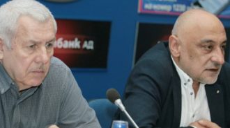 Вече и пациентите бягат от България