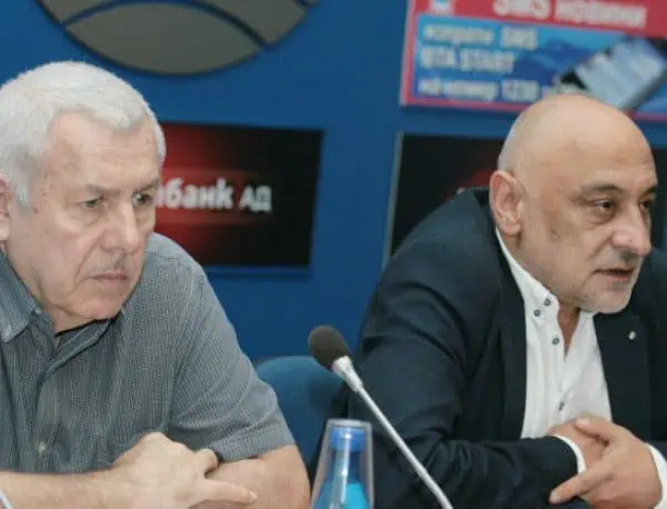 Вече и пациентите бягат от България