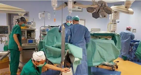 Модерен апарат премахва пръснати в коремната кухина карциноми