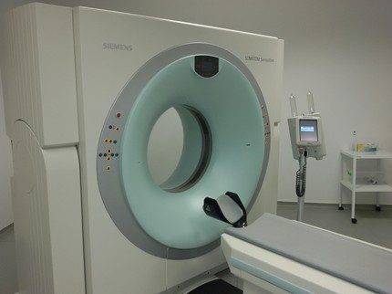 Специален софтуер на скенер, който „вижда“ в ранен стадий рака на белия дроб, заработи в МБАЛ „Бургасмед“
