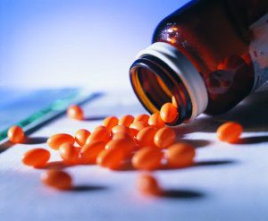 Деян Денев: Лекарствата у нас остават скъпи заради високото ДДС