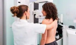 Удължават с месец кампанията за борба с рака на гърдата