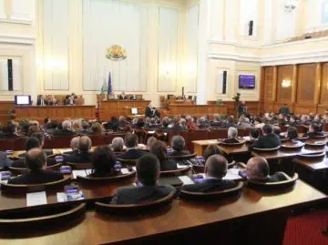 Узаконяват рекета над пациенти