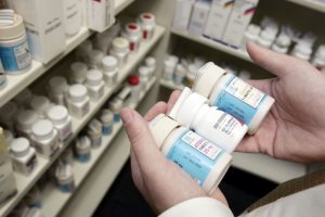 Правителството отложи въвеждането на таван за доплащане на лекарства