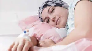 Двама от трима пациенти с рак се справят с коварната диагноза