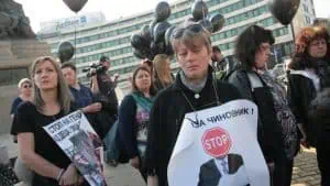 Протестиращи родители: Увеличението на помощта за деца с тежки увреждания не е реформа