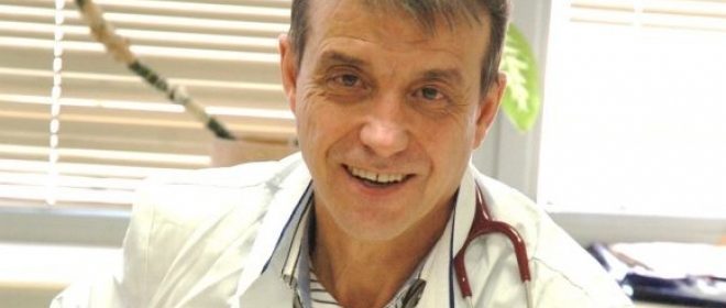 Д-р Коста Костов, професор по белодробни болести: Българите пушат много, защото са болни и нещастни хора