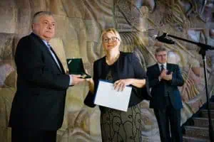 Медици получиха почетен знак „Златна звезда“ от БЛС 