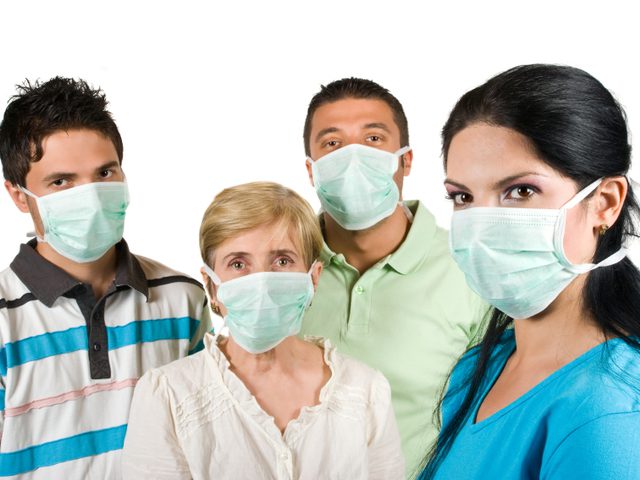 Пазят ли наистина предпазните маски от вирусите и мръсния въздух