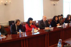 Паралелният износ на инсулин и други жизненоважни медикаменти трябва да се ограничи, за да бъдат задоволени здравните потребности на българите