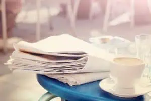 От печата: Промени в ръководствата на болници, пари за ваксини, смърт след вадене на зъб