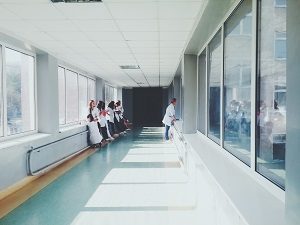 Болниците посрещат новия НРД с умерен оптимизъм