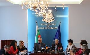 Няма заплаха за здравето на населението в Хасково заради водата там, увери министър Семерджиев