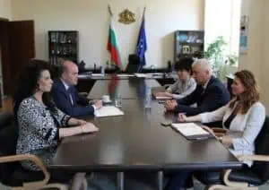 Свикват спешно Тристранката заради проблема с ТЕЛК