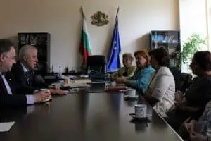 Самостоятелността, отговорностите и заплащането на сестринския труд трябва да бъдат ясно разписани