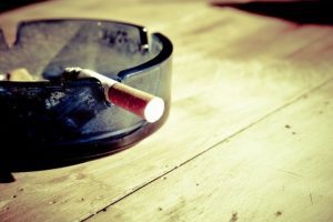 България е страната с най-много пушещи девойки в света