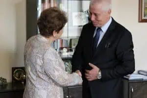 Здравният министър и г-жа Меглена Плугчиева-Александрова обсъдиха възможността болниците ни да получават регулярни дарения на апаратура и медицинска техника от Швейцария