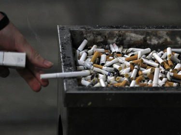 Светът се бори успешно с тютюнопушенето