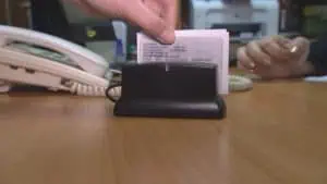 Чекирането с лични карти под въпрос