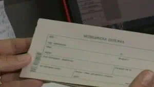 Проверяват джипитата за извинителните бележки на учениците
