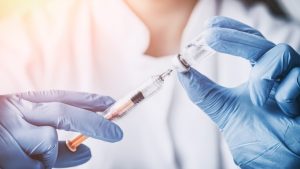 Ваксината, а не митът за 100-те грама и чесъна, пази от грип 