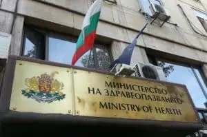 Болници връщат пациенти, а линейки пристигат за 80 минути - етичен или финансов е въпросът?