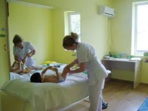 Вирус нападна малчугани и ученици