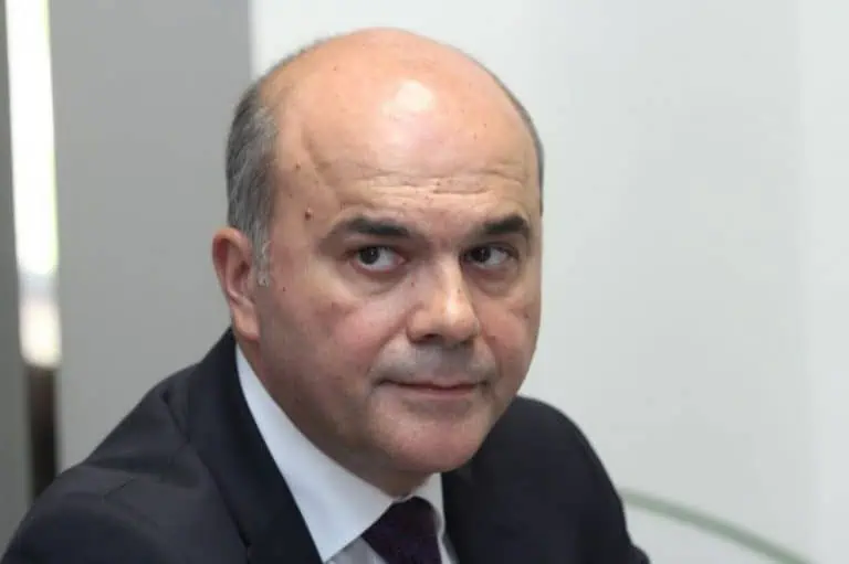 Разделянето на ТЕЛК остана на депутатите