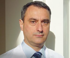 Д-р Веселин Даскалов: Само операцията премахва очното перде