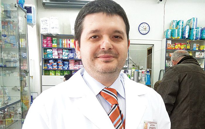 Магистър-фармацевт Антон Вълев: „Коктейлите“ с парацетамол не лекуват грипа