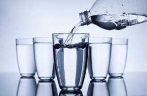СЗО започва разследване за пластмасата в бутилираната вода