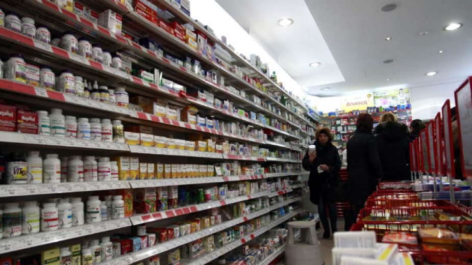 Пенка Георгиева: Общините трябва да осигурят денонощни аптеки