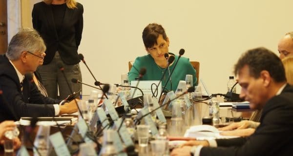 Здравната комисия прие компромисно промените в Закона за съсловната организация на магистър-фармацевтите