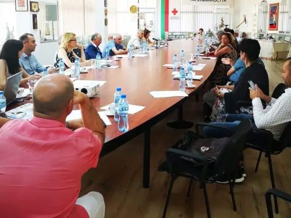 Освобождаване на доплащането и реални цени на клиничните пътеки Болниците настояват за плащане на „надлимитната дейност“ без условия