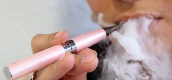 Американските лекари искат незабавна забрана на електронните цигари