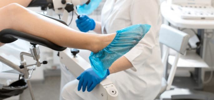 Включено ли е в направлението микробиологично изследване?