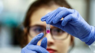 Изследване за антитела намалява надеждите за ефикасна ваксина срещу новия коронавирус