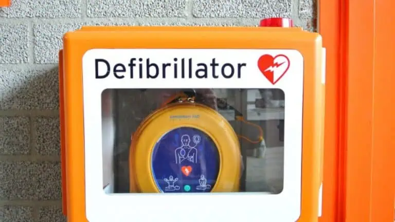 дефибрилатор