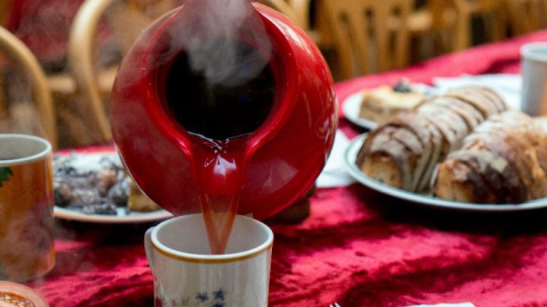 Горещият чай удвоява риска от рак на хранопровода